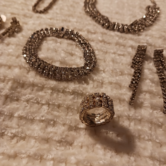 VINTAGE | STRAWBRIDGE & CLOTHIER Jewelry Lot - Picture 12 of 16